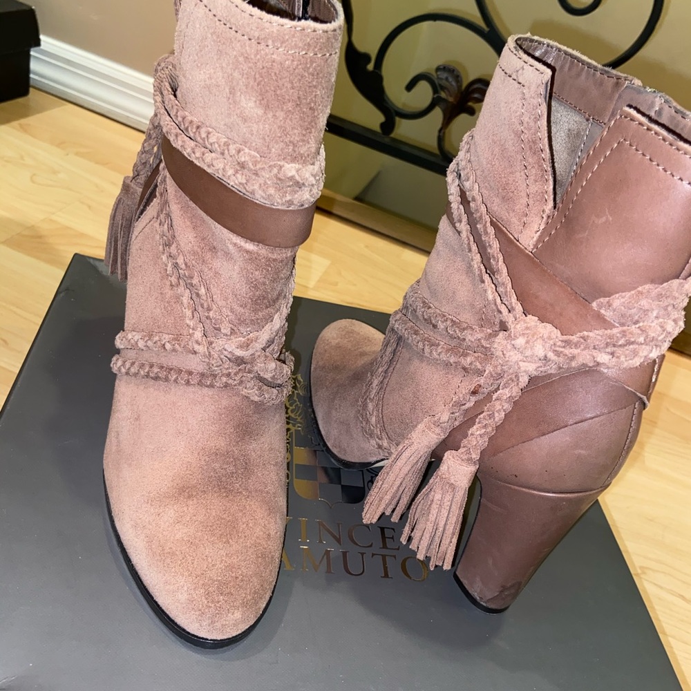VINCE CAMUTO CHESTNUT BOOTIES